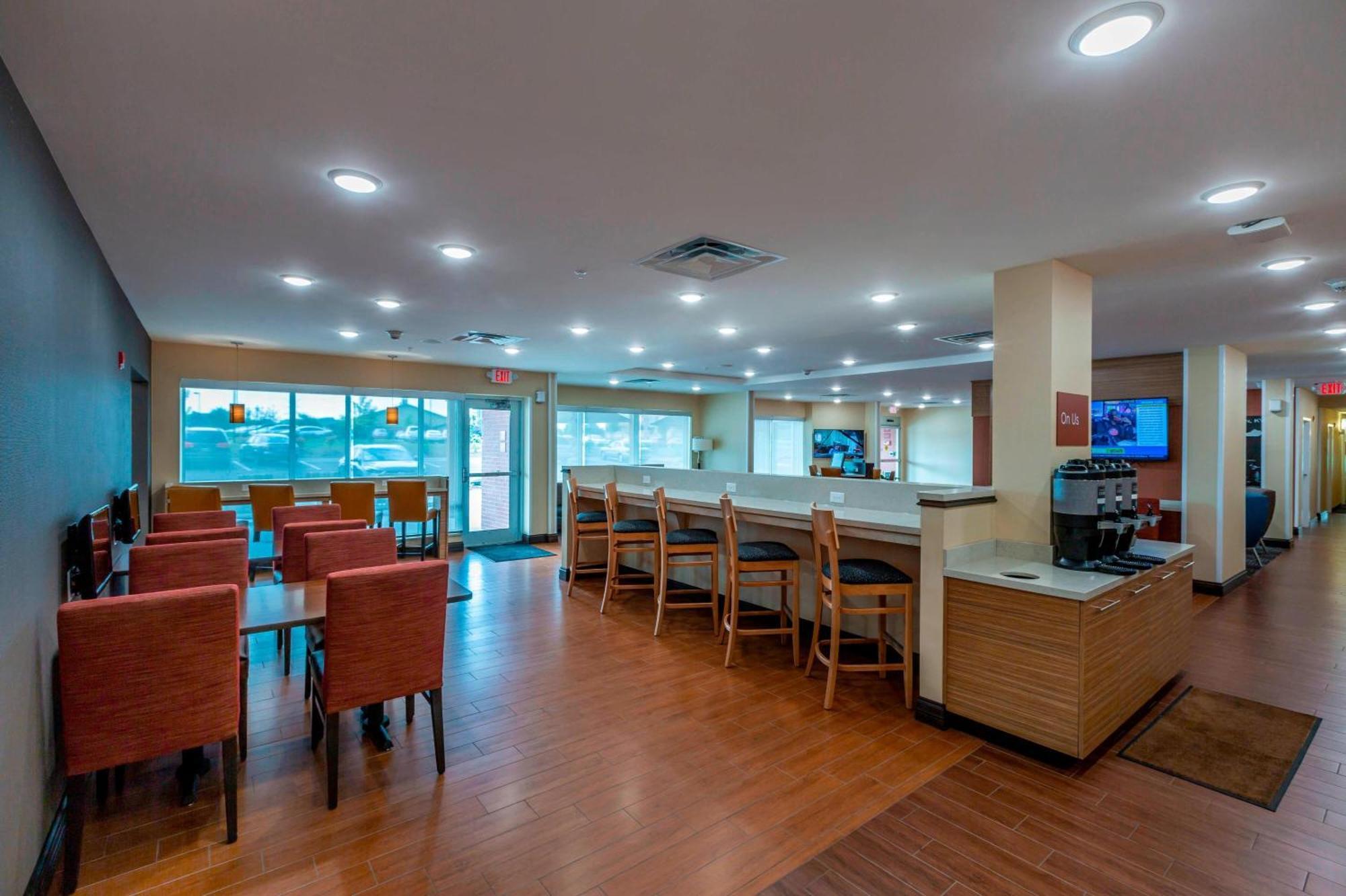 Towneplace Suites By Marriott Lexington Keeneland/Airport Exterior photo